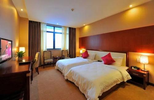 襄阳栖林湾酒店爆料视频,揭秘酒店内部惊人真相  第2张